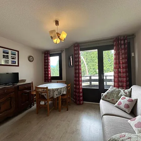 Cosy A La Montagne Avec Balcon Et Rangement Skis, Ideal Pour 4 Personnes